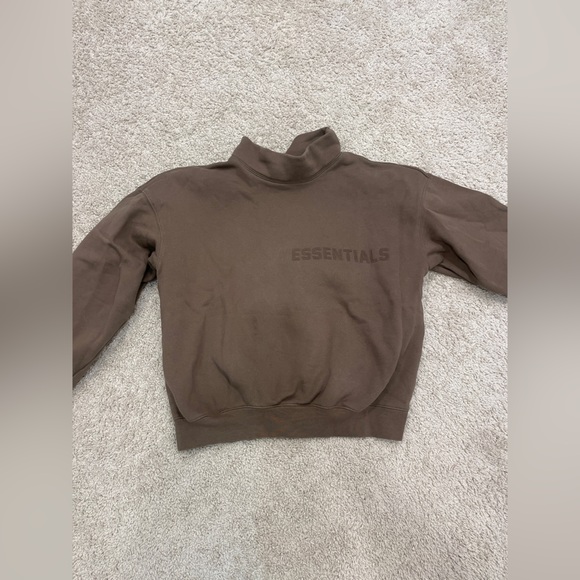 ESSENTIAL SWEATSHIRT - Picture 2 of 7